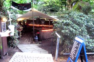 Hamburg-Harvestehude, Red Dog Café & Bar, künstlerisch wie immer unbedeutendes Foto, sry